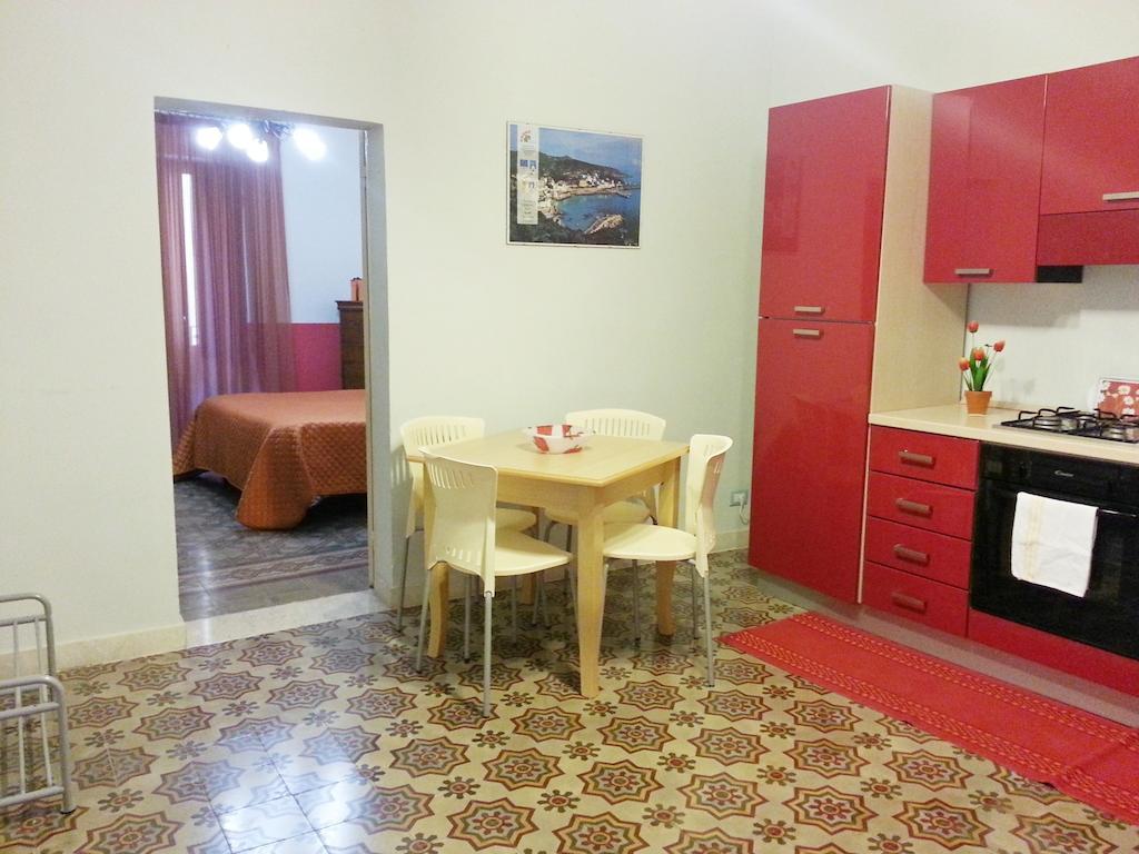 Il Cortile Fiorito Apartamento Trapani Quarto foto