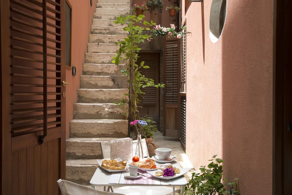 Il Cortile Fiorito Apartamento Trapani Exterior foto